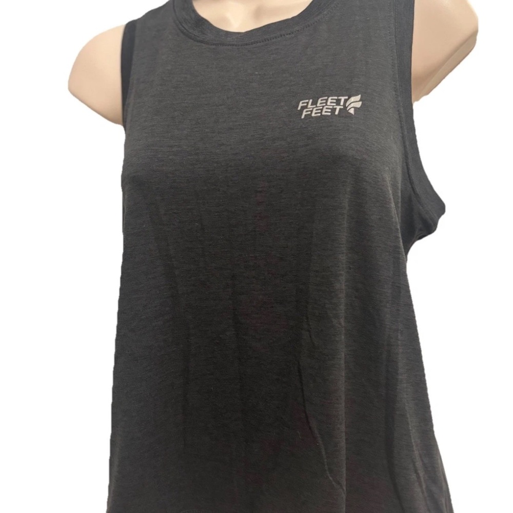 Fleet Feet Women’s Gray Relaxed Muscle Tee Sleeveless size M WORN ONCE